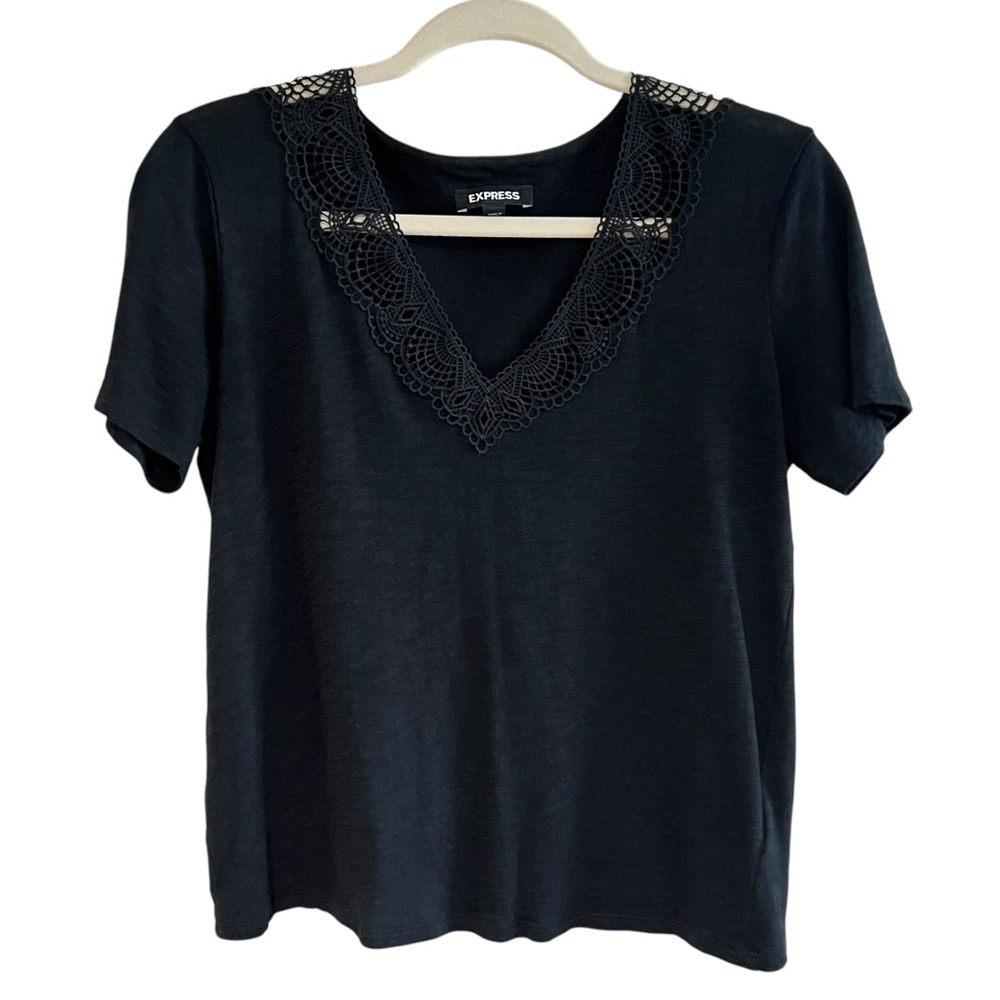 Express Womens Black Lace V-neck Relaxed Short Sleeve Top T-shirt Sz XS Summer